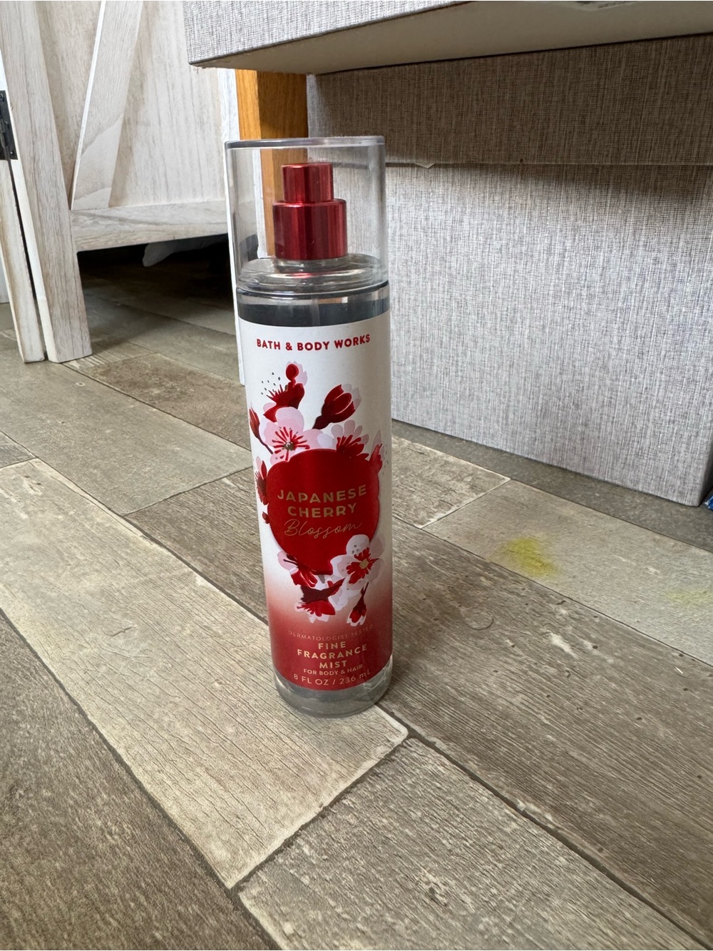 Bath & Body Works Japanese Cherry Blossom Mist - Red & White never used